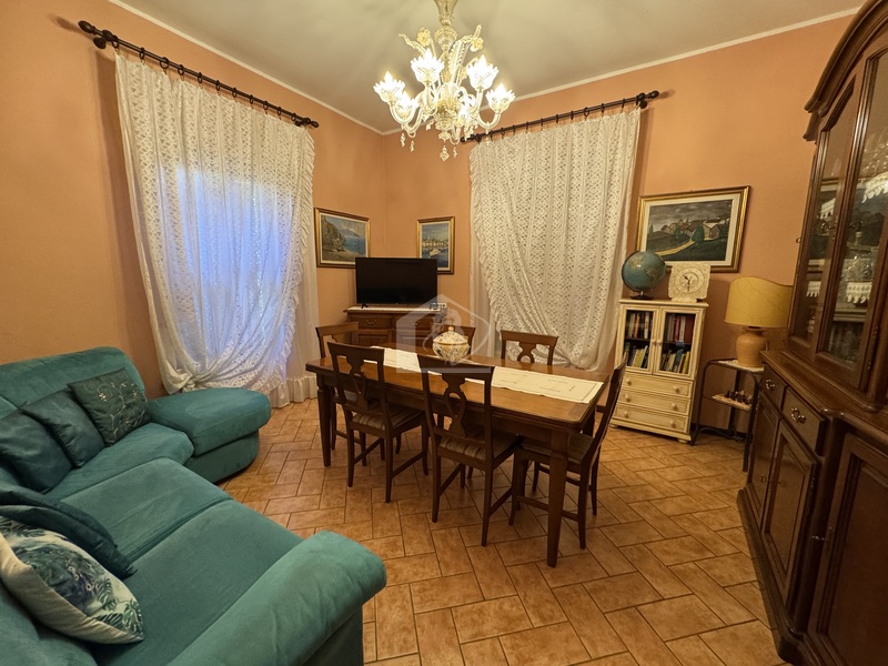 Bi/tri/quadrifamiliare in vendita a Suzzara centro