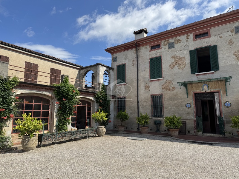 Casa indipendente in vendita a Gonzaga fronte provinciale