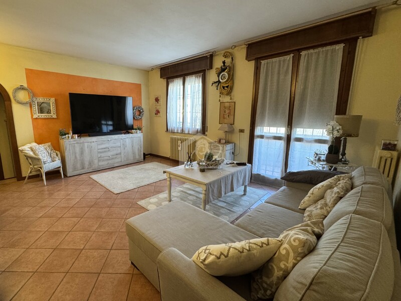 Casa indipendente in vendita a Luzzara centro