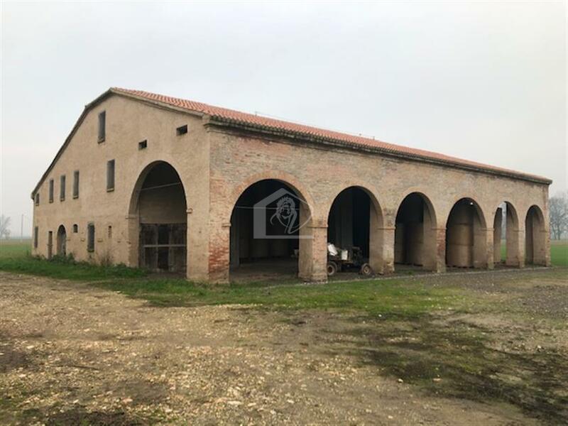 Rustico/casale in vendita a Quistello Zambone