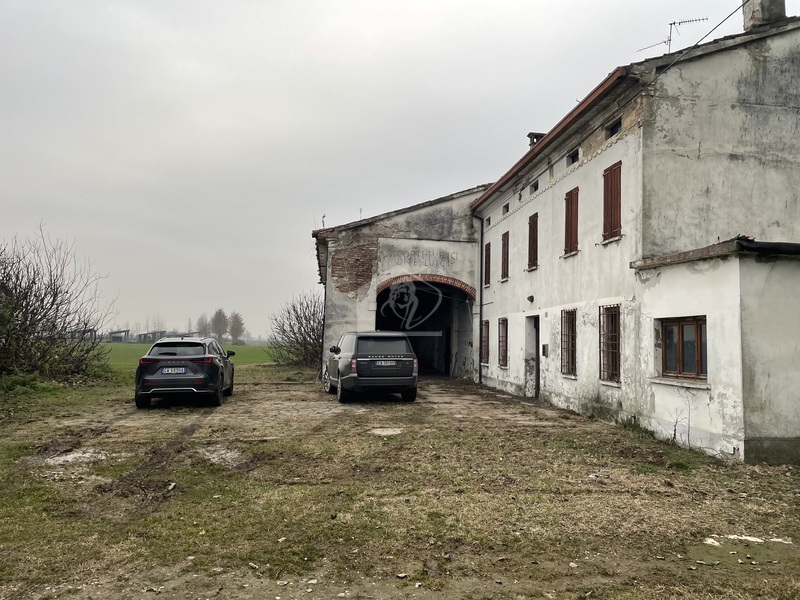 Rustico/casale in vendita a Viadana