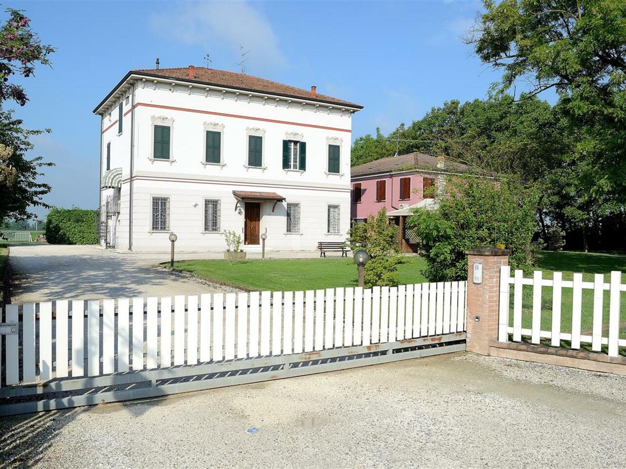 Villa in vendita a Suzzara prima campagna